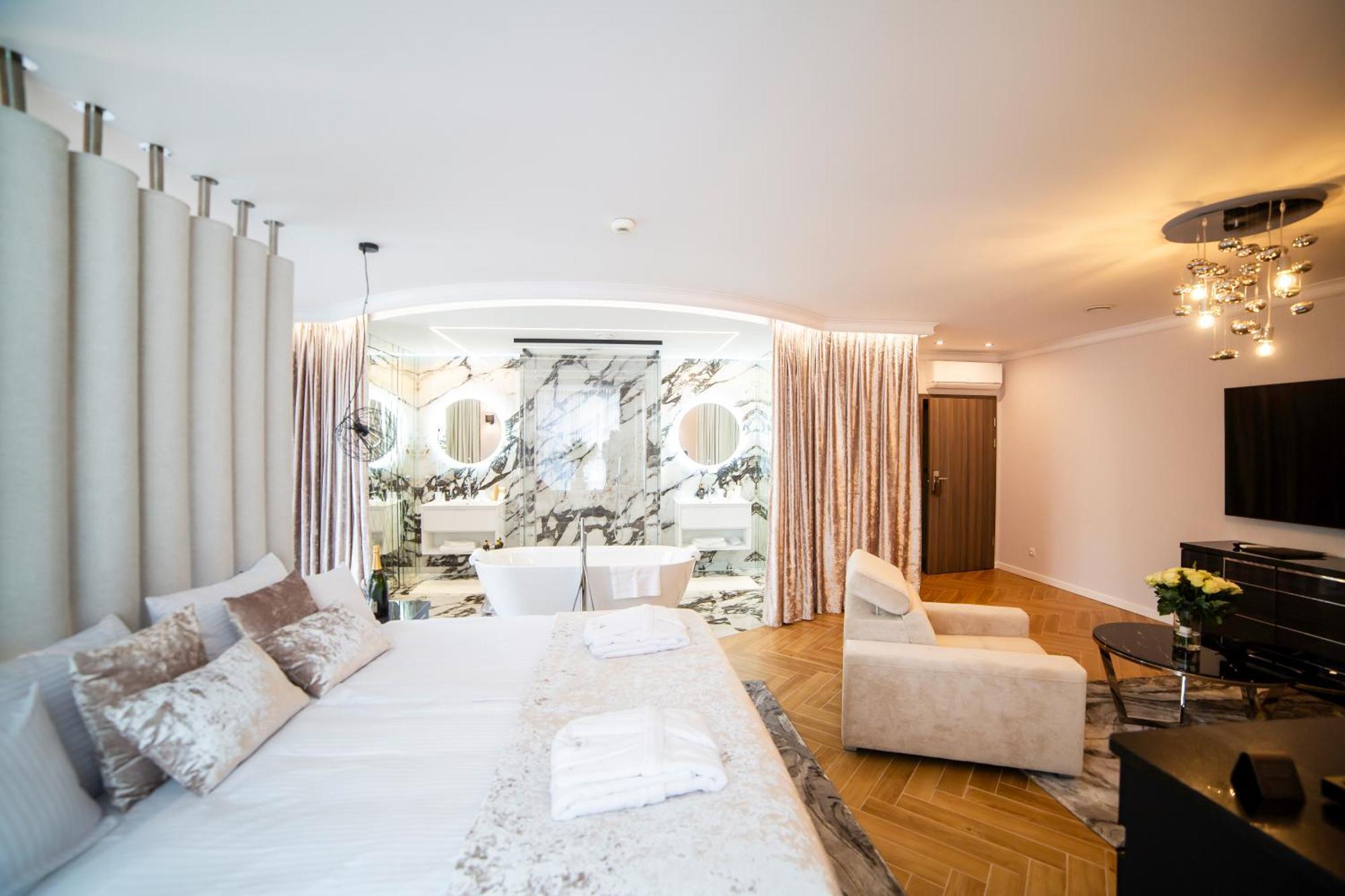 Hotel Saline Иновроцлав Екстериор снимка