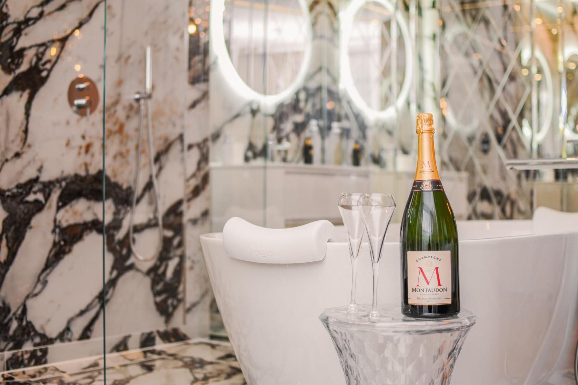 Hotel Saline Иновроцлав Екстериор снимка